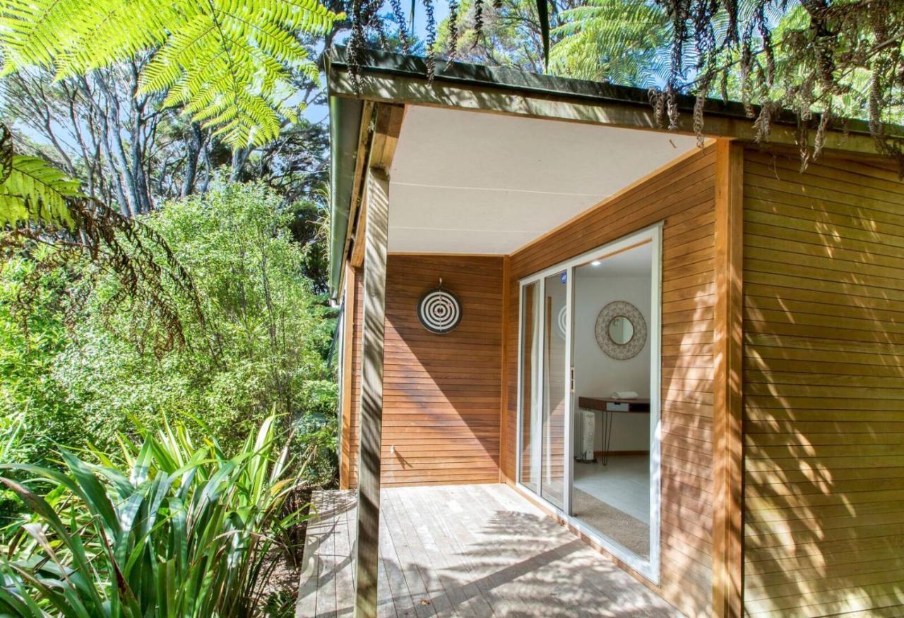 Karaka Sanctuary With Spa Pool By Waiheke Unlimited Oneroa Habitación foto