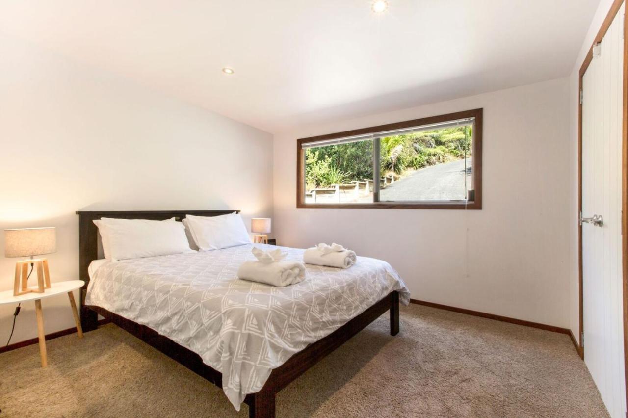 Karaka Sanctuary With Spa Pool By Waiheke Unlimited Oneroa Habitación foto
