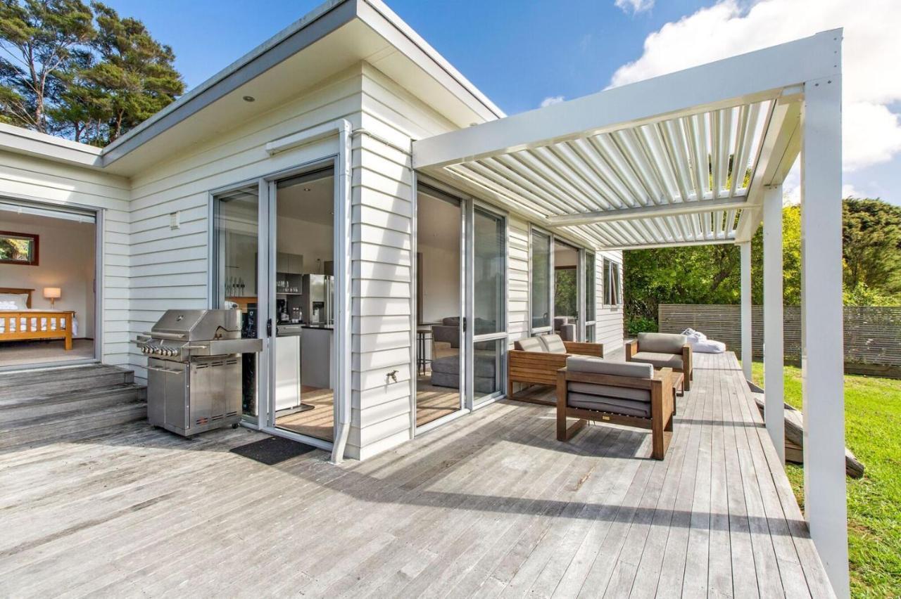 Karaka Sanctuary With Spa Pool By Waiheke Unlimited Oneroa Habitación foto